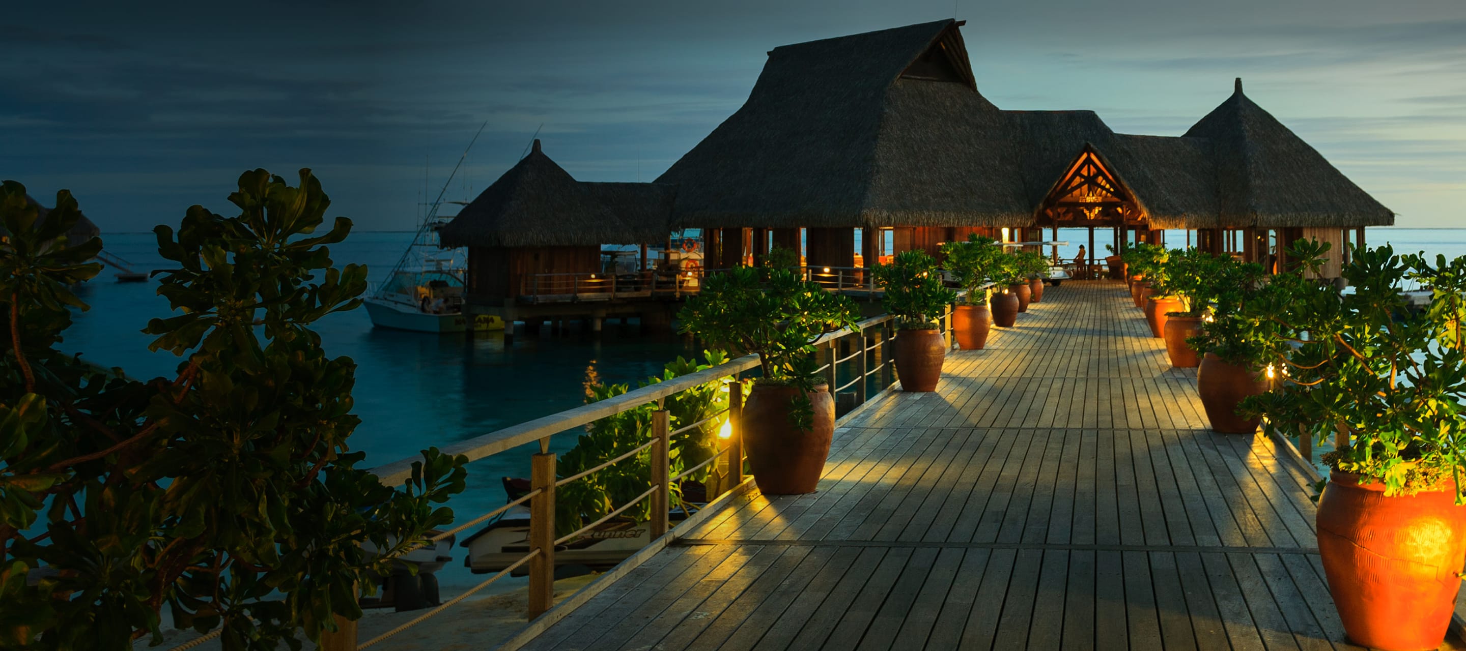 DealsLots of Travel & Hotels - Get Flat 15% OFF