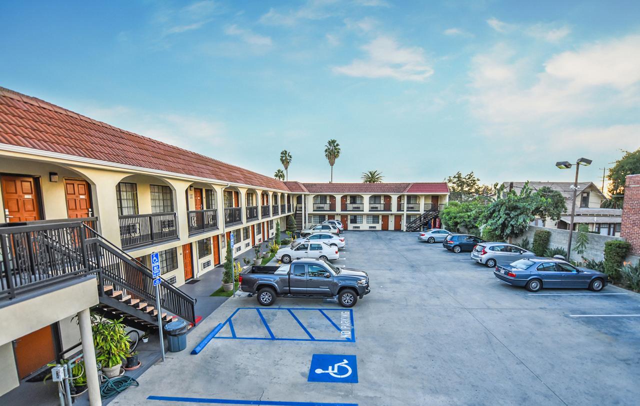 What are the best Parking hotels in Tarvisiano Area?