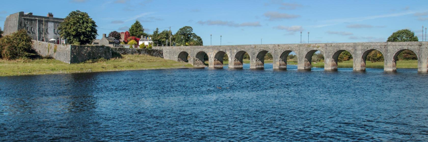 The best available hotels & places to stay near Shannonbridge, Ireland