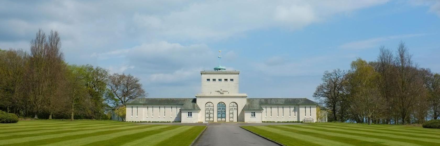 The best available hotels & places to stay near Englefield Green