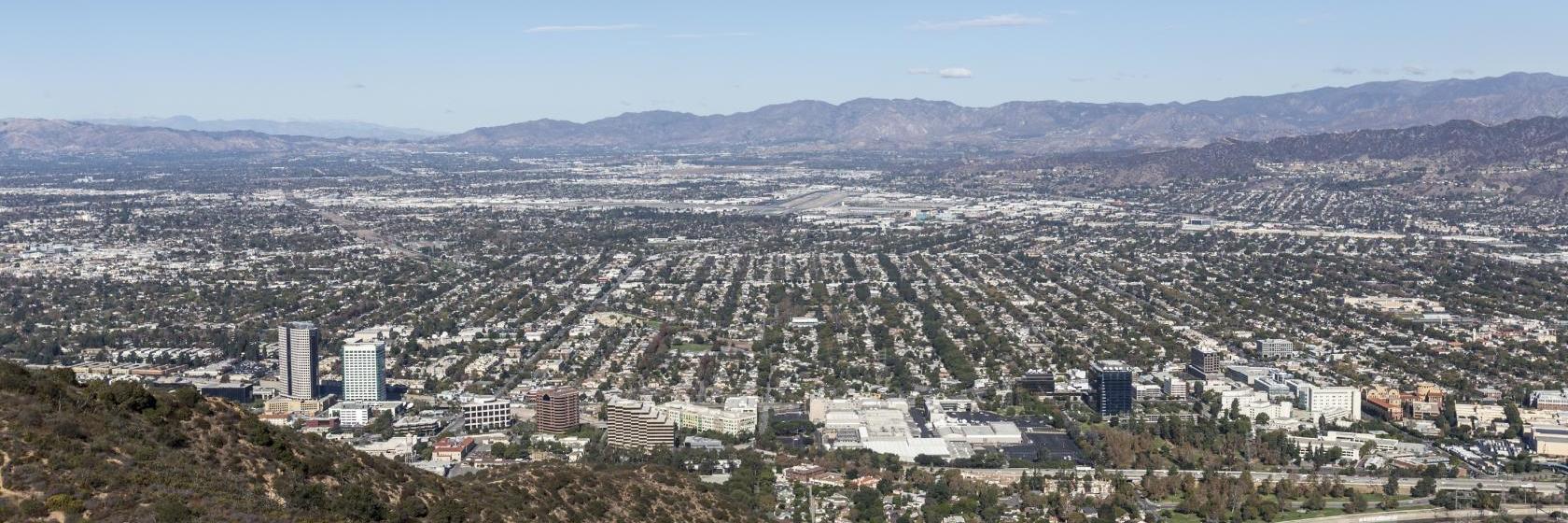 Howard Johnson Inn and Suites Reseda