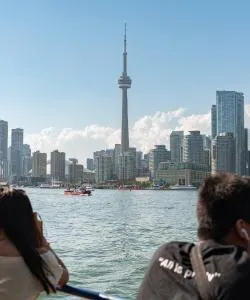 Pemandangan indah bagi Toronto – bandar yang popular di kalangan pengguna kami