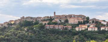 Hotels with Parking in Civitella Marittima