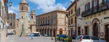 Hoteles con estacionamiento en San Ginesio