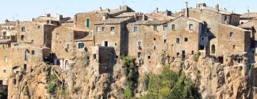 Cheap hotels in Calcata