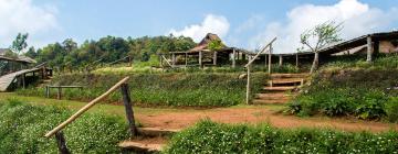 Chiang Kham的有停車位的飯店