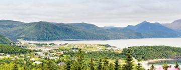 Hoteles con estacionamiento en Norris Point