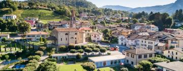 Hotels mit Parkplatz in Comano