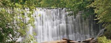 Hotels with Pools in Roswell