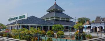 Hoteles con parking en Demak