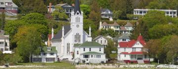 Hotels with Parking in Mackinac Island