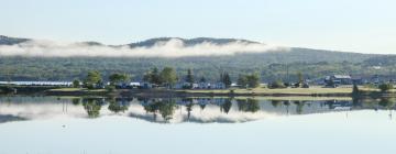 Hotels with Parking in Aulds Cove