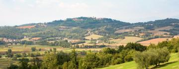 Hotels with Parking in Monterchi