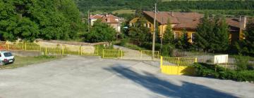 Hotels with Parking in Tsareva Livada