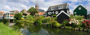 Hoteles con estacionamiento en Marken