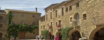 Cottages in Monells