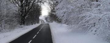 Viesnīcas ar autostāvvietu pilsētā Sercoeur