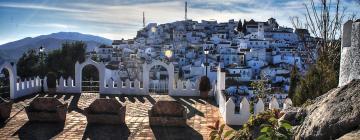 Hotels with Parking in Comares
