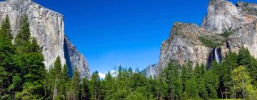 Hotellit, joissa on pysäköintimahdollisuus kohteessa Yosemite Village