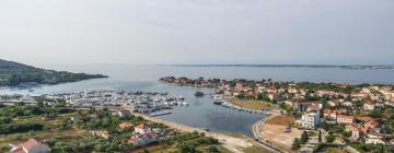 Apartments in Sutomišćica