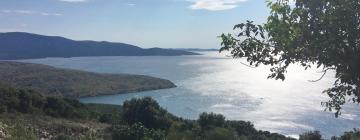 Holiday Rentals in Ustrine