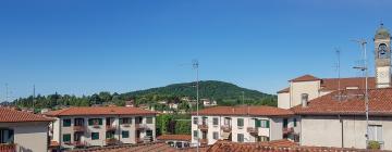 Vacation Rentals in Albese Con Cassano