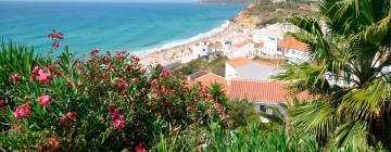 Hotéis na praia em Salema