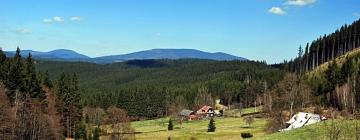 Parkolóval rendelkező hotelek Staré Hamryban