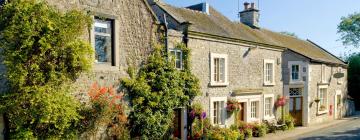 Cottages in Alstonfield