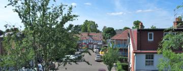 Holiday Rentals in Hanwell