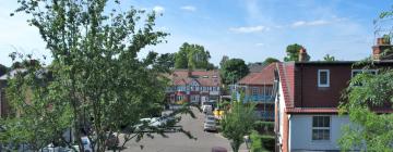 Hotels with Parking in Hanwell