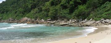 Hotéis na praia em Praia de Araçatiba