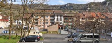 Hotels with Parking in Moirans-en-Montagne