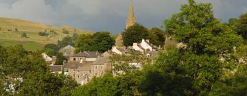 Hotels with Parking in Alston