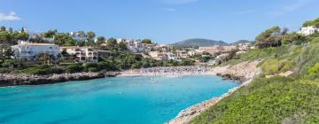 Hotels mit Parkplatz in Cala Mendia