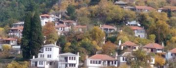 Hotels with Parking in Mikros Prinos