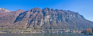 Hotels with Parking in Riva San Vitale