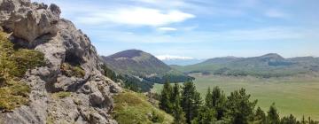 Hoteluri cu parcare în Montebello di Bertona