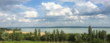 Hotely s parkovaním v destinácii Balatonrendes