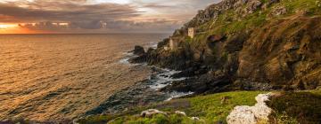 Hoteles con estacionamiento en Botallack