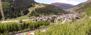 Hotels with Parking in Isolaccia