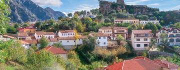 Hoteles con parking en Krujë