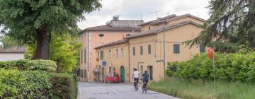 Hotels with Parking in Borgatello