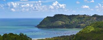 Mga Hotel na may Parking sa Tulungagung