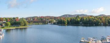 Hotell med pool i Old Forge