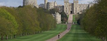 Hotéis com estacionamento em Old Windsor