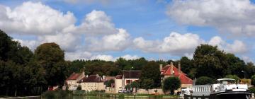 Hotels with Parking in Fleurey-sur-Ouche