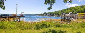 Hotéis com estacionamento em Boothbay