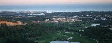 Parkolóval rendelkező hotelek Pueblo Nuevo de Guadiaróban