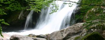 Parkolóval rendelkező hotelek Sillans-la Cascade-ban